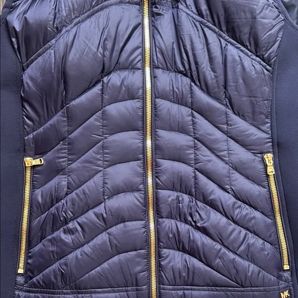 Michael Kors Navy Blue and Gold Quilted Vest with Fur Trim. NWT!! - Picture 4 of 6